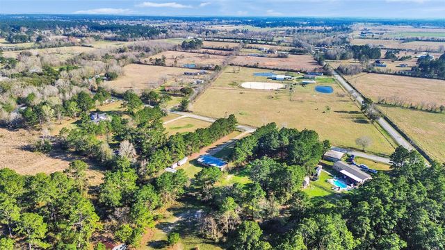 57 County Road 2296, Cleveland, TX 77327
