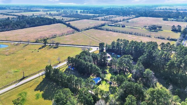 57 County Road 2296, Cleveland, TX 77327