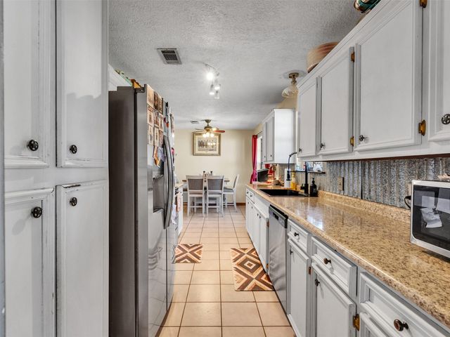 57 County Road 2296, Cleveland, TX 77327