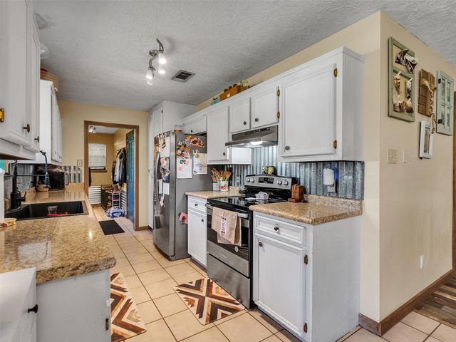 57 County Road 2296, Cleveland, TX 77327