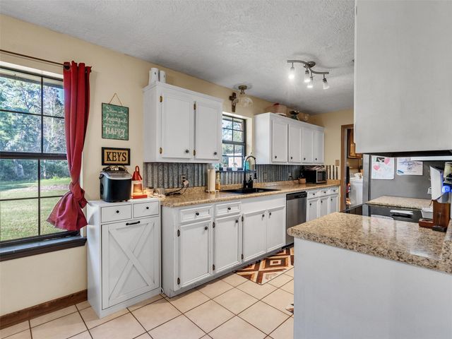 57 County Road 2296, Cleveland, TX 77327