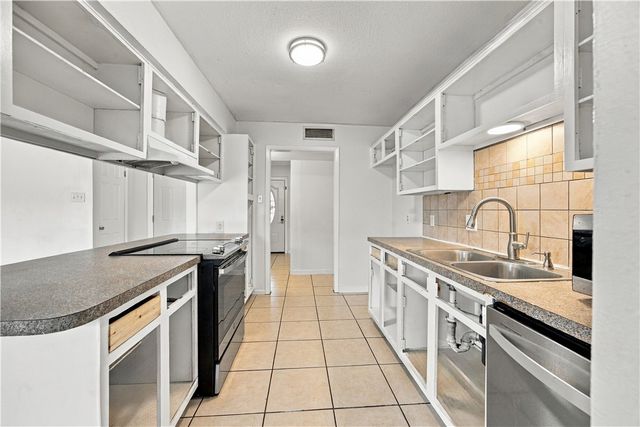 7426 Spitfire Drive, Corpus Christi, TX 78412