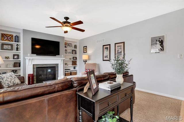 157 Brighton Park Drive, St Charles, MO 63303