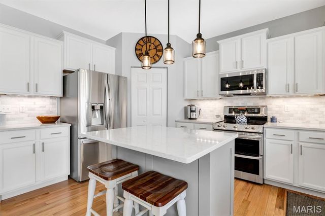 157 Brighton Park Drive, St Charles, MO 63303