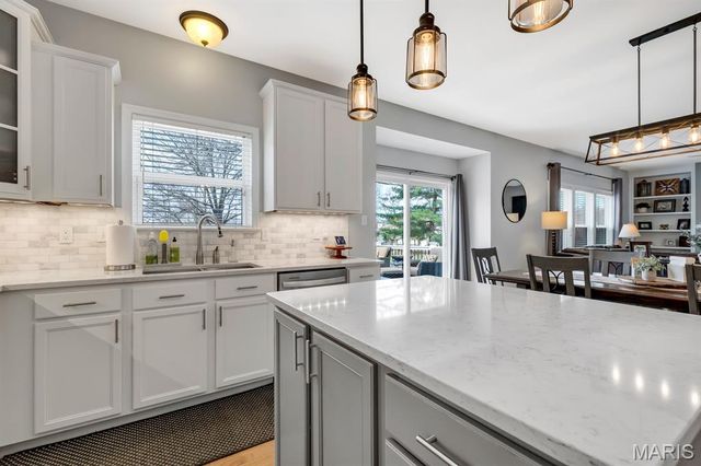 157 Brighton Park Drive, St Charles, MO 63303