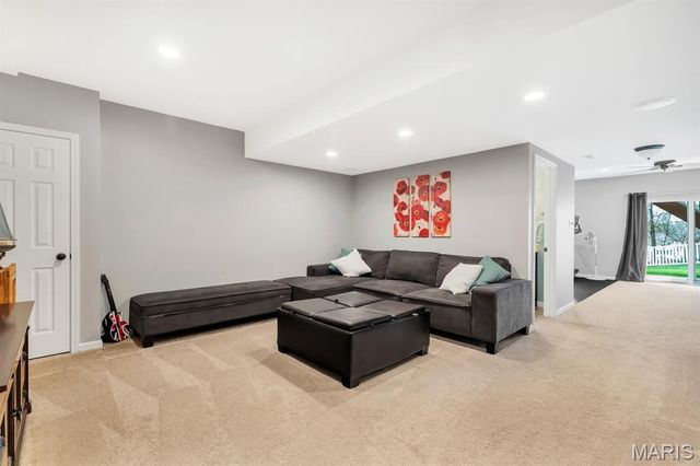 157 Brighton Park Drive, St Charles, MO 63303