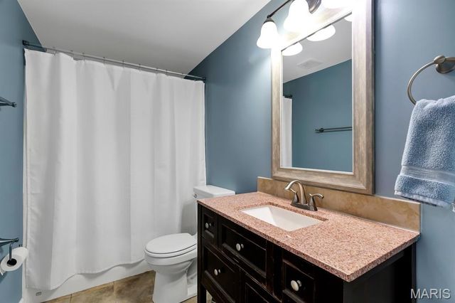 157 Brighton Park Drive, St Charles, MO 63303