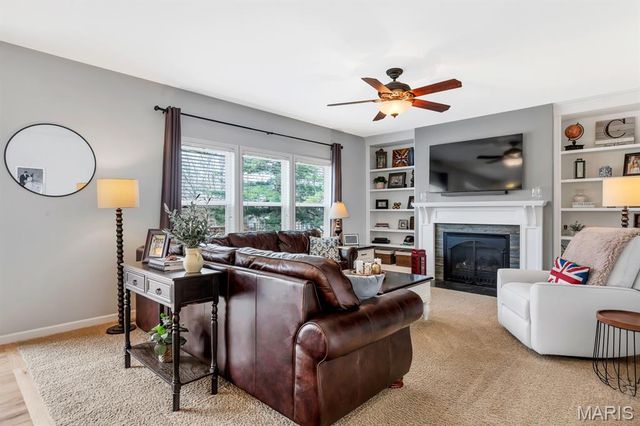 157 Brighton Park Drive, St Charles, MO 63303