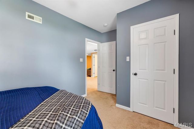 157 Brighton Park Drive, St Charles, MO 63303