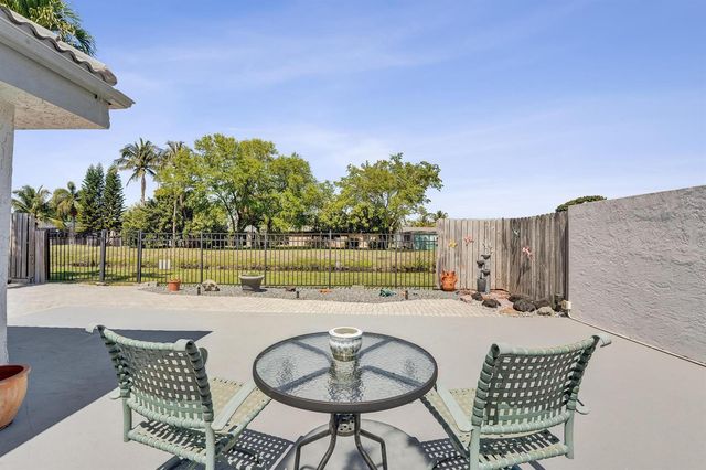 9355 NW 18th Drive, Plantation, FL 33322