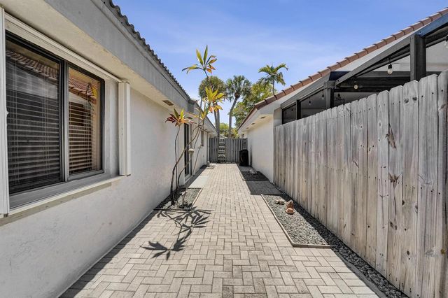 9355 NW 18th Drive, Plantation, FL 33322
