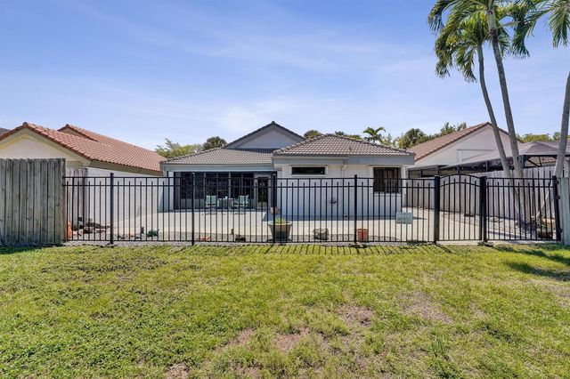 9355 NW 18th Drive, Plantation, FL 33322