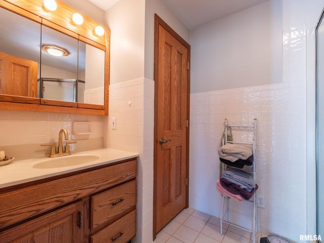 114 CLEARVIEW Drive, Pekin, IL 61554