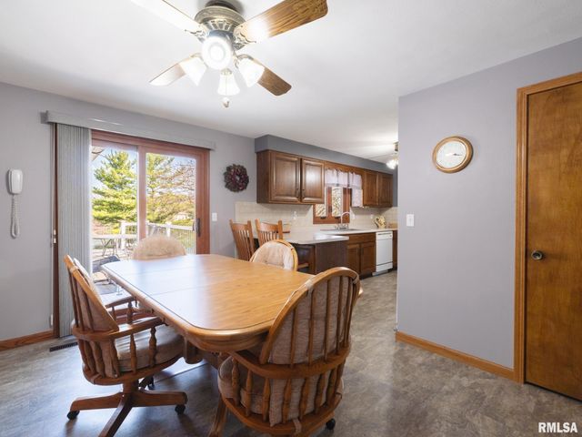 114 CLEARVIEW Drive, Pekin, IL 61554