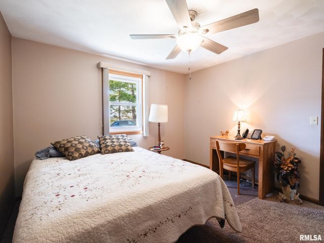 114 CLEARVIEW Drive, Pekin, IL 61554