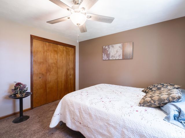 114 CLEARVIEW Drive, Pekin, IL 61554