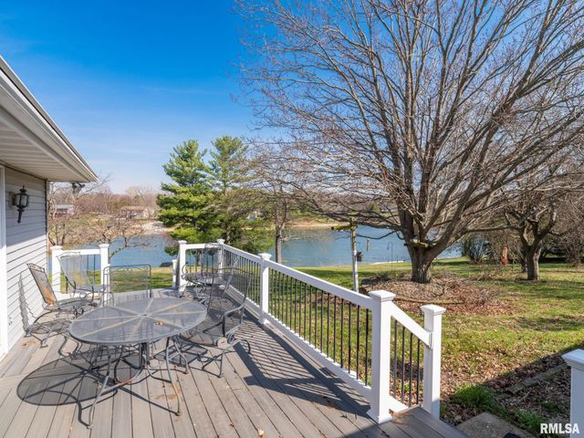 114 CLEARVIEW Drive, Pekin, IL 61554