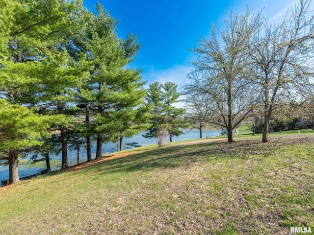 114 CLEARVIEW Drive, Pekin, IL 61554