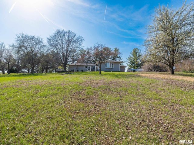 114 CLEARVIEW Drive, Pekin, IL 61554