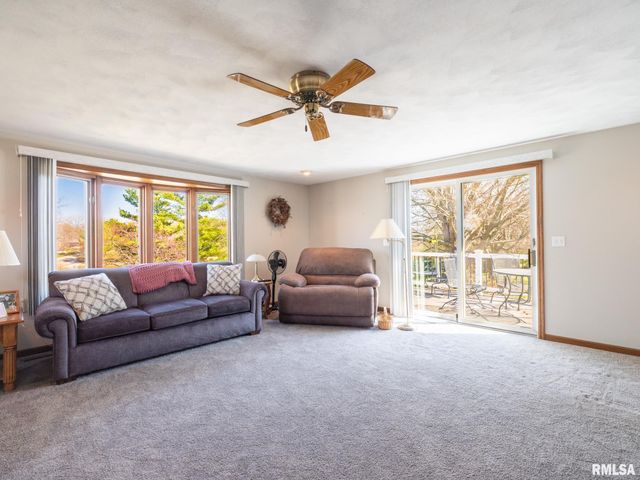 114 CLEARVIEW Drive, Pekin, IL 61554