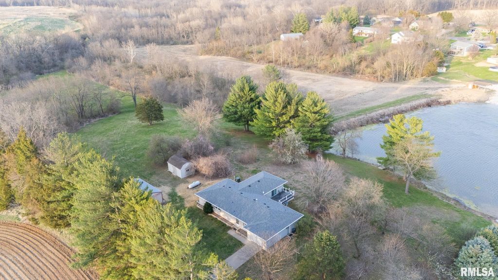 114 CLEARVIEW Drive, Pekin, IL 61554