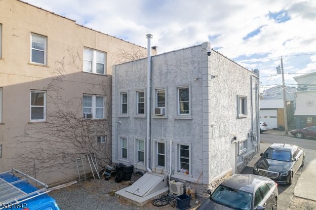 87 Macarthur Ave, Garfield City, NJ 07026