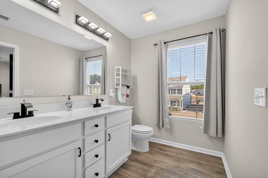 Image 20 of property listing at 161 Surfbird Road, Summerville, SC 29486