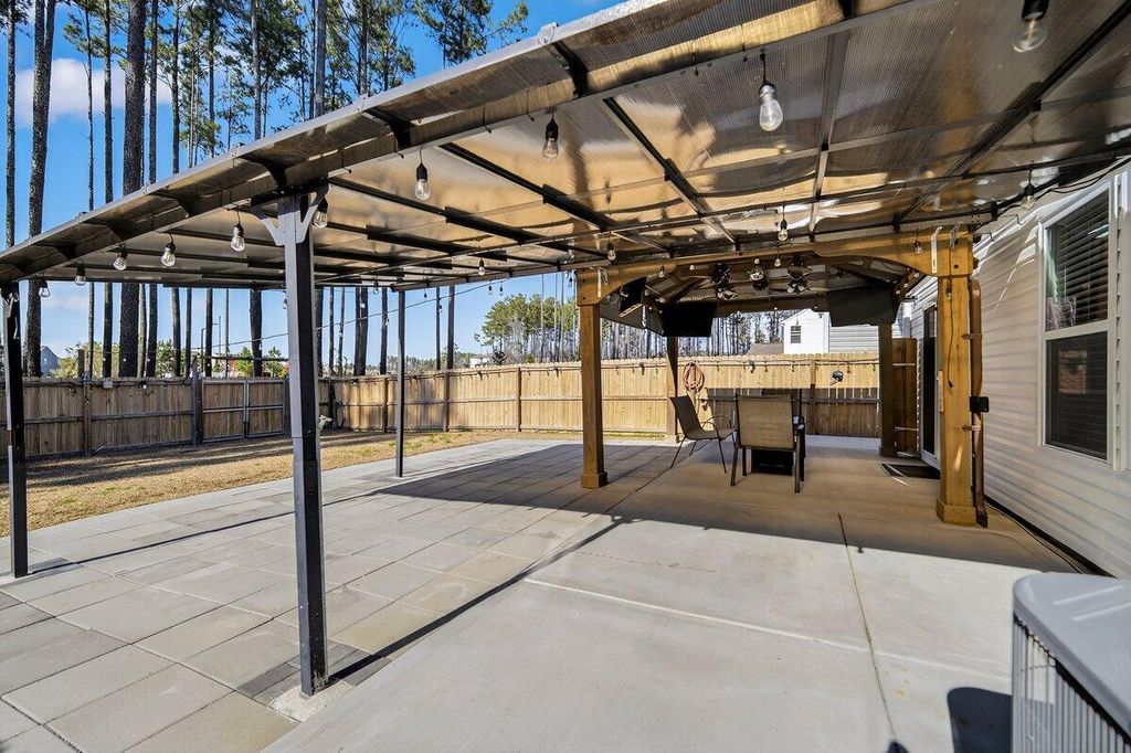 Image 34 of property listing at 161 Surfbird Road, Summerville, SC 29486