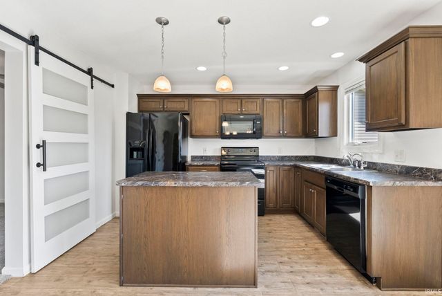 16790 Hatstick Court, Fort Wayne, IN 46845