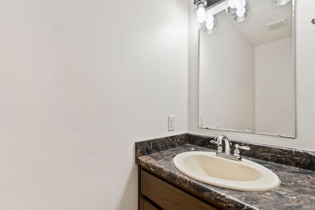 16790 Hatstick Court, Fort Wayne, IN 46845