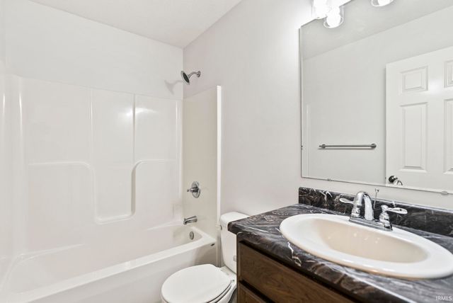 16790 Hatstick Court, Fort Wayne, IN 46845