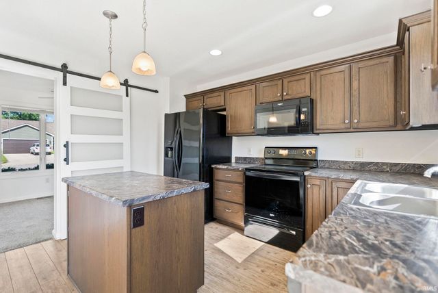 16790 Hatstick Court, Fort Wayne, IN 46845