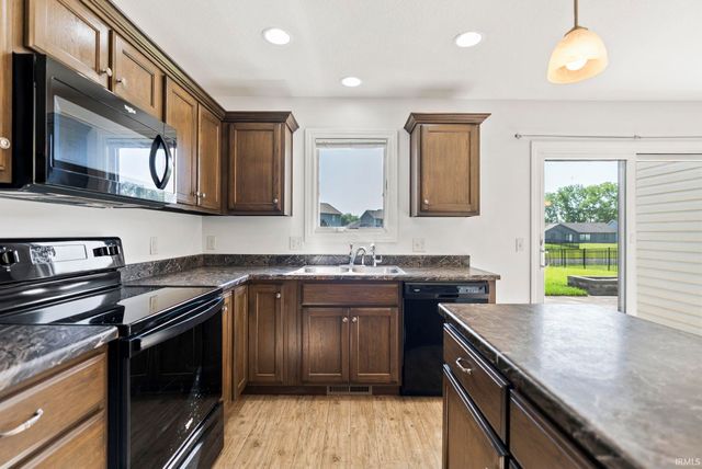 16790 Hatstick Court, Fort Wayne, IN 46845
