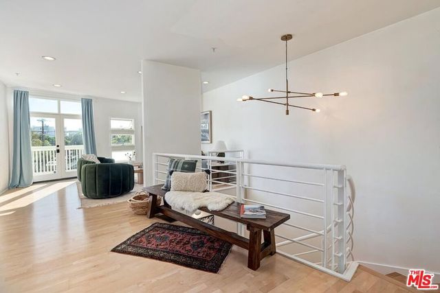3002 3rd Street 203, Santa Monica, CA 90405