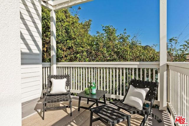 3002 3rd Street 203, Santa Monica, CA 90405