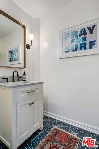 3002 3rd Street 203, Santa Monica, CA 90405