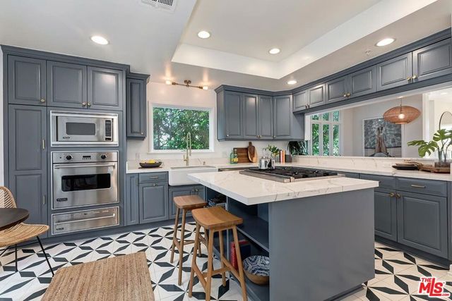 3002 3rd Street 203, Santa Monica, CA 90405