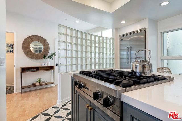 3002 3rd Street 203, Santa Monica, CA 90405