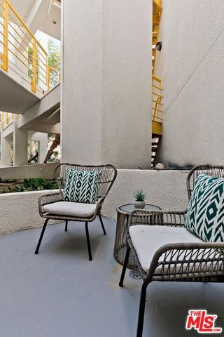 3002 3rd Street 203, Santa Monica, CA 90405