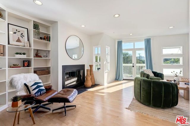 3002 3rd Street 203, Santa Monica, CA 90405