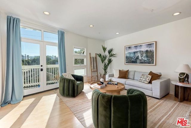 3002 3rd Street 203, Santa Monica, CA 90405