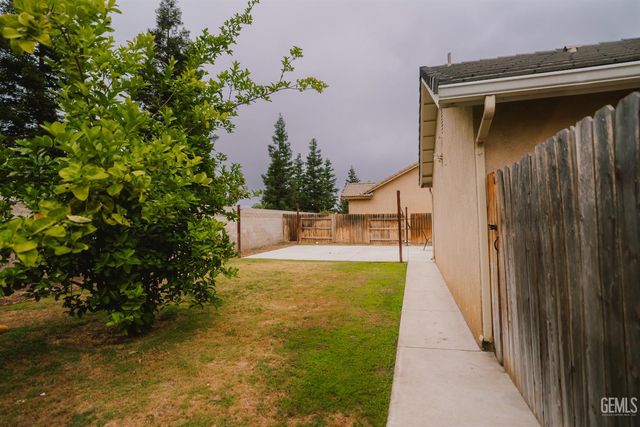 2514 Grand Haven Lane, Bakersfield, CA 93313