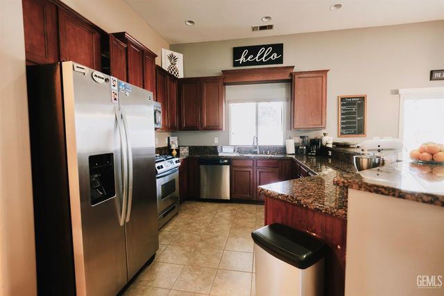 2514 Grand Haven Lane, Bakersfield, CA 93313