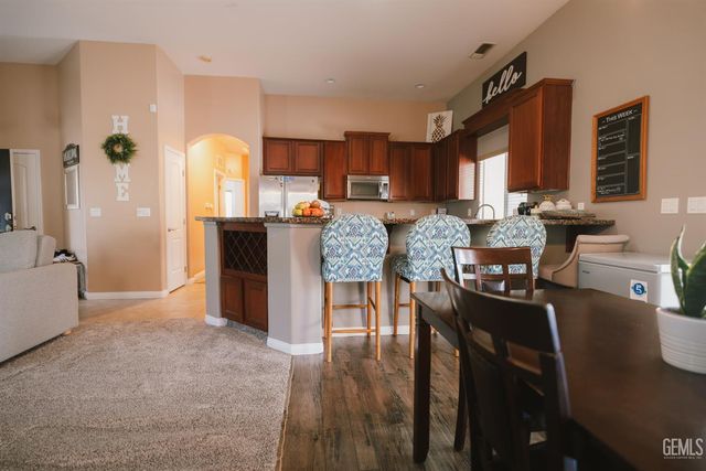 2514 Grand Haven Lane, Bakersfield, CA 93313