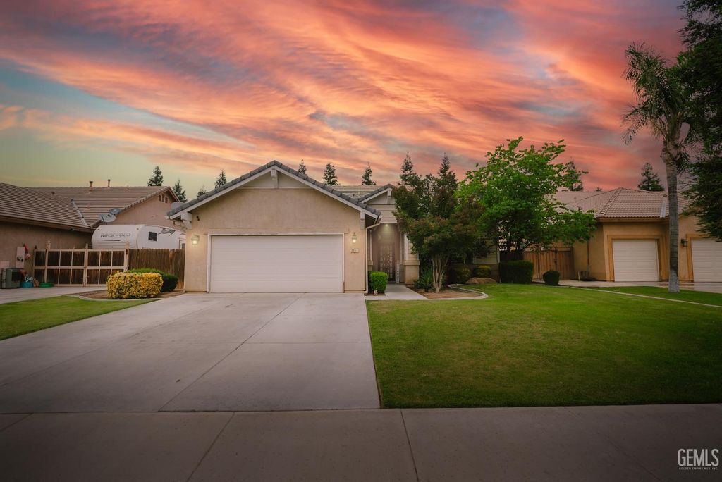 2514 Grand Haven Lane, Bakersfield, CA 93313