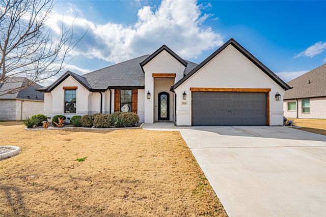 2039 Spieth Street, Granbury, TX 76048