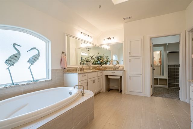 2039 Spieth Street, Granbury, TX 76048