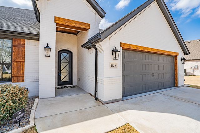 2039 Spieth Street, Granbury, TX 76048