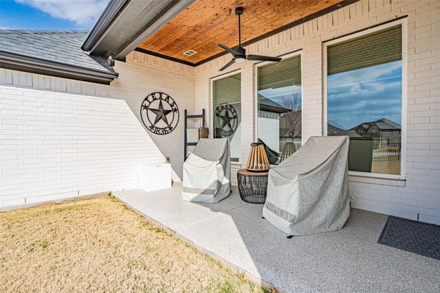 2039 Spieth Street, Granbury, TX 76048