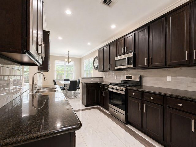 8806 Inglebrook Lane, Houston, TX 77083